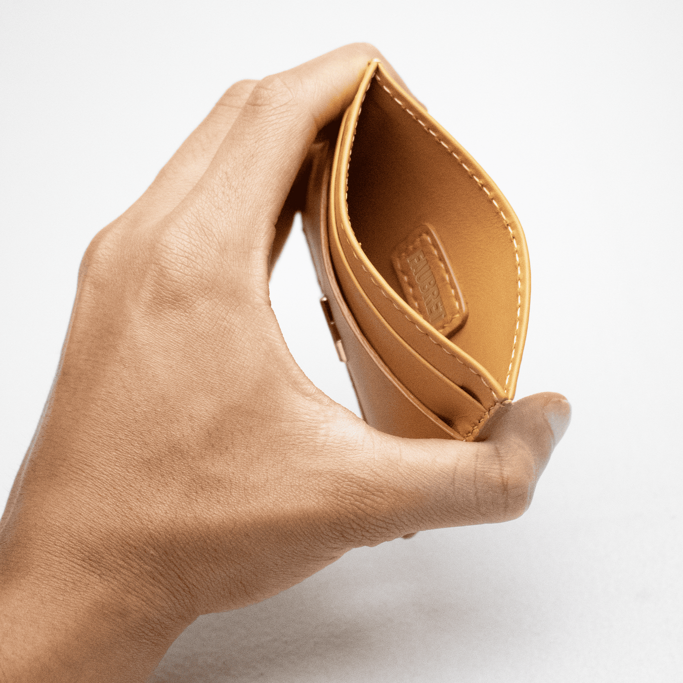 Poche centrale porte-cartes en cuir pour femmes