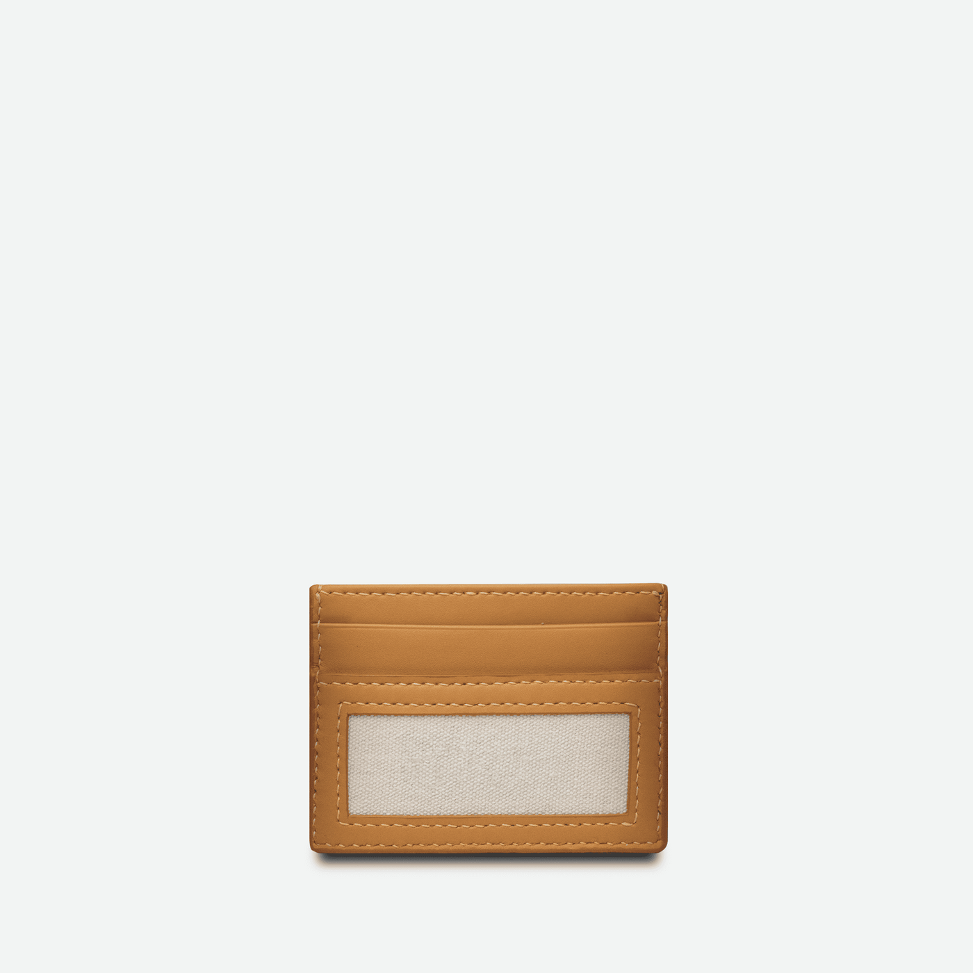 Face avant du porte-cartes original pour femmes en cuir satinato de couleurs caramel